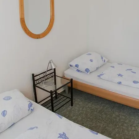 Utholmer-strasse-1-ferienwohnung-nr-02